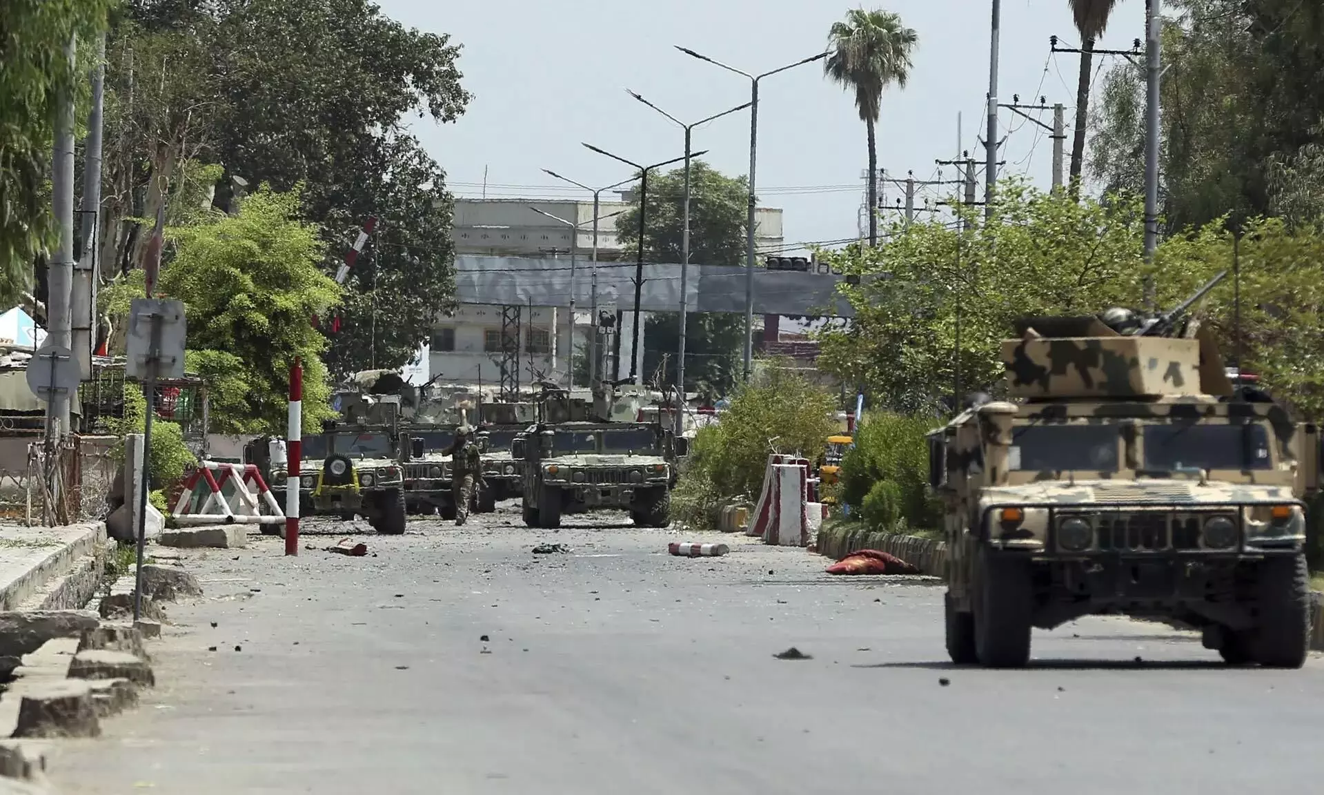 അഫ്ഗാൻ ജയിലിൽ 18 മണിക്കൂർ നീണ്ട വെടിവെപ്പ്; 29 പേർ കൊല്ലപ്പെട്ടു അഫ്ഗാൻ ജയിലിൽ 18 മണിക്കൂർ നീണ്ട വെടിവെപ്പ്; 29 പേർ കൊല്ലപ്പെട്ടു