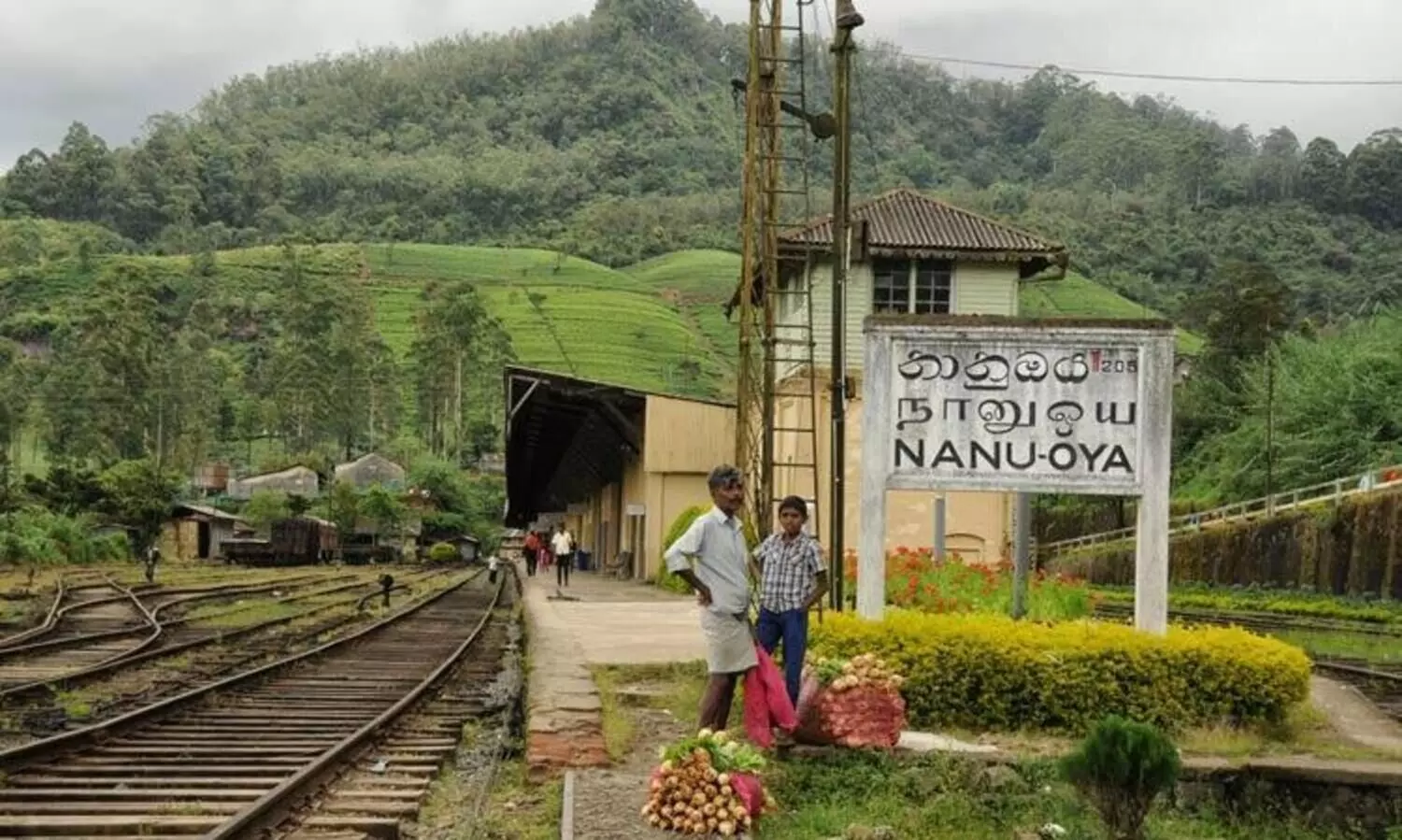 കാൻഡി - ബാദുള്ള ട്രെയിനിലെ ​േചാക്കുവരകൾ