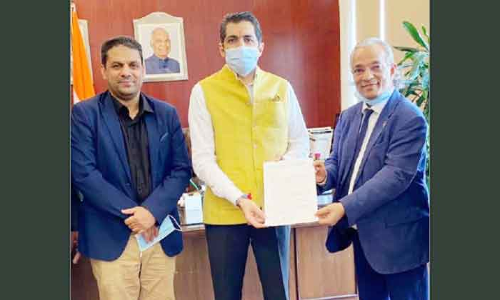 കോ​വി​ഡ്: മ​രി​ച്ച​വ​രു​ടെ ആ​ശ്രി​ത​ർ​ക്ക് സ​ഹാ​യം ആ​വ​ശ്യ​പ്പെ​ട്ട്  കെ.​എം.​സി.​സി നി​വേ​ദ​നം