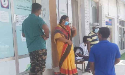 ജ​ന​ത്തെ പൊ​രി​വെ​യി​ലി​ല്‍ നി​ര്‍ത്തി പാ​സ്പോ​ര്‍ട്ട് സേ​വ​നം