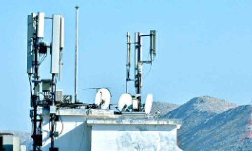 മൊ​ബൈ​ൽ ട​വ​റു​ക​ളി​ൽ​നി​ന്നു​ള്ള റേ​ഡി​യേ​ഷ​ൻ പ​ഠ​ന​വി​ധേ​യ​മാ​ക്കു​ന്നു 