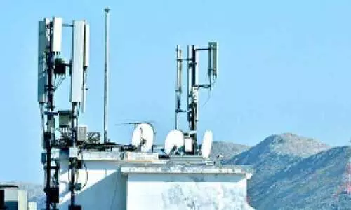 മൊ​ബൈ​ൽ ട​വ​റു​ക​ളി​ൽ​നി​ന്നു​ള്ള റേ​ഡി​യേ​ഷ​ൻ പ​ഠ​ന​വി​ധേ​യ​മാ​ക്കു​ന്നു 