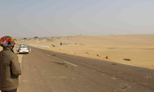 മണൽവഴികളിലൂടെ