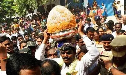 ഒരു ലഡുവിന്​ 16.6 ലക്ഷം രൂപ VIDEO