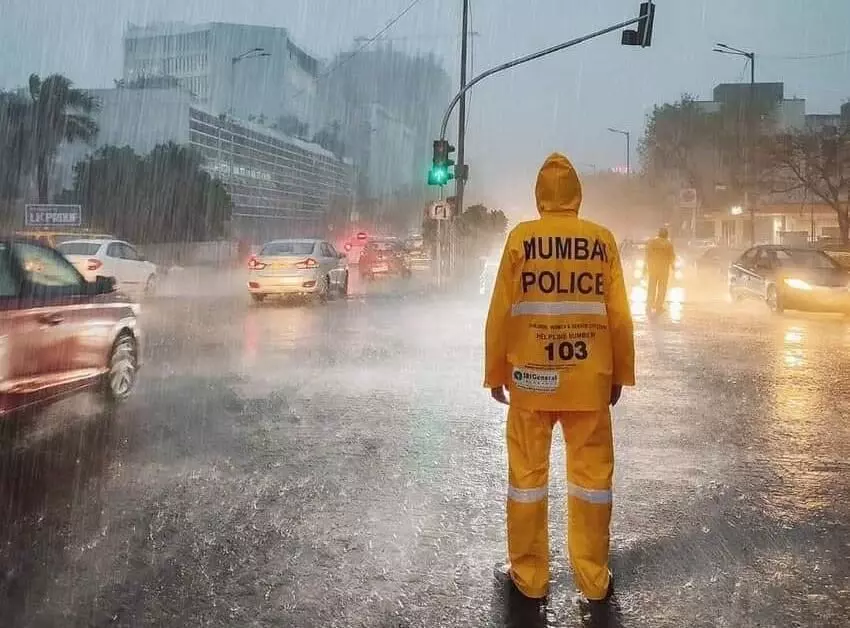 മുംബൈയിൽ കനത്ത മഴ, വെള്ളപ്പൊക്കം; രണ്ടുദിവസത്തേക്ക്​ റെഡ്​ അലർട്ട്​