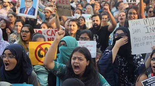 പൗരത്വ നിയമത്തിനെതിരായ കേരളത്തിൻെറ ഹരജിയില് കേന്ദ്രത്തിന് സമന്സ് പൗരത്വ നിയമത്തിനെതിരായ കേരളത്തിൻെറ ഹരജിയില് കേന്ദ്രത്തിന് സമന്സ്