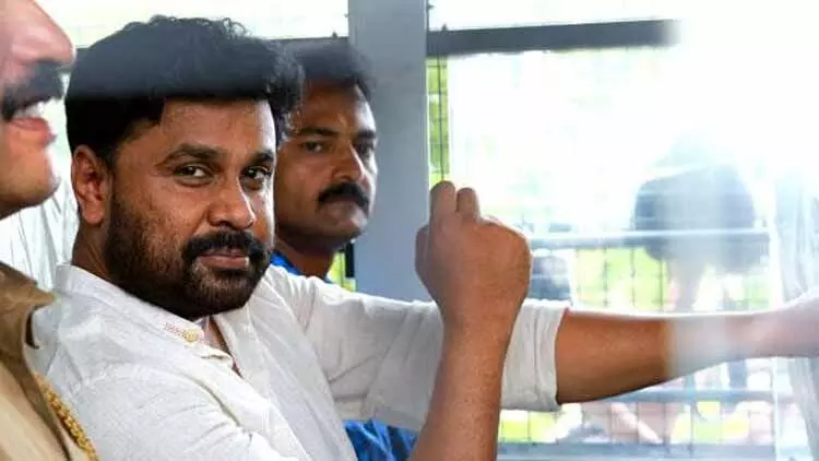 ഇരയായ നടിക്ക് നീതി പ്രതീക്ഷിക്കുന്നില്ലെന്ന് സ്പെഷൽ പ്രോസിക്യൂട്ടർ; നടൻ പ്രതിയായ കേസിെൻറ വിചാരണ നിർത്തി ഇരയായ നടിക്ക് നീതി പ്രതീക്ഷിക്കുന്നില്ലെന്ന് സ്പെഷൽ പ്രോസിക്യൂട്ടർ; നടൻ പ്രതിയായ കേസിെൻറ വിചാരണ നിർത്തി