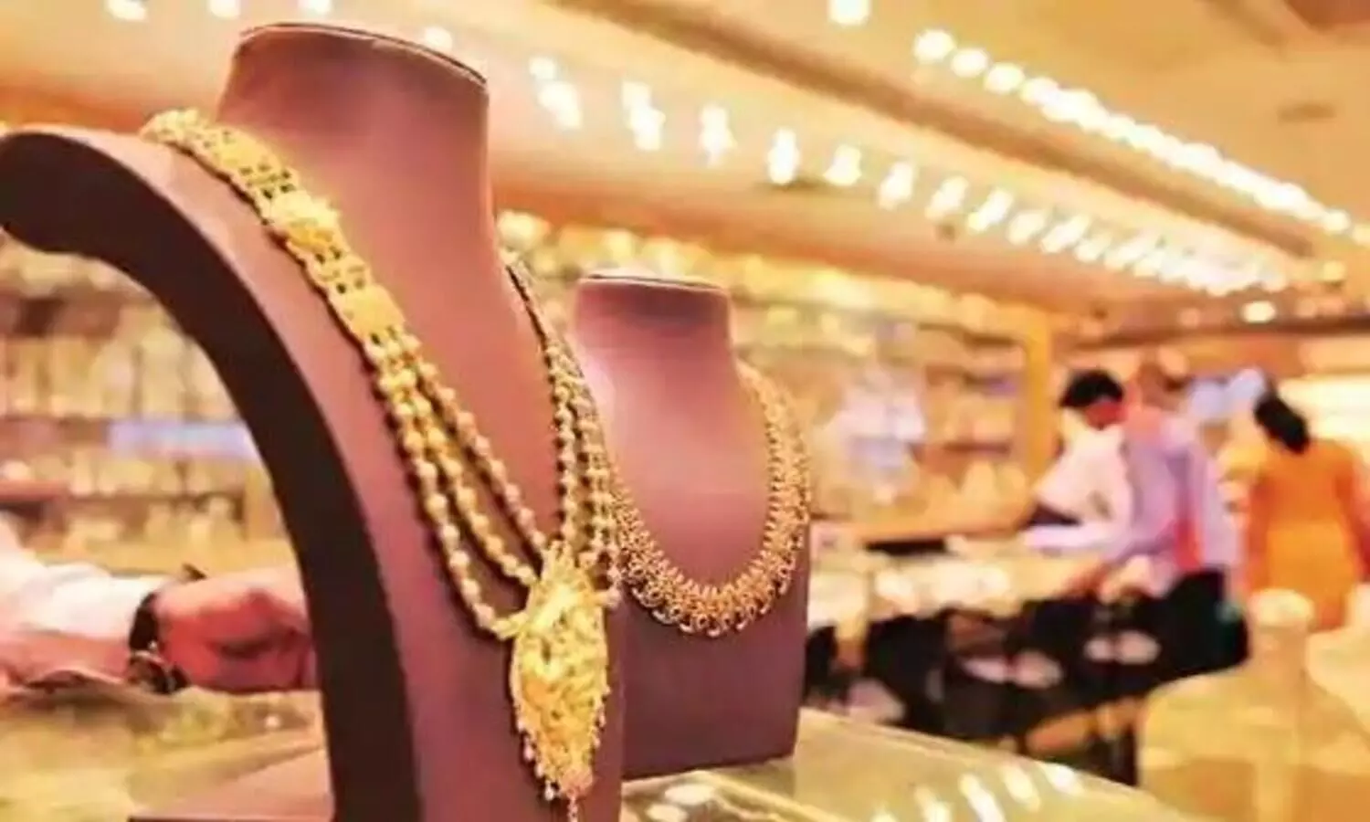 സ്വർണം വീണ്ടും റെക്കോഡിൽ; പവന്​ 35,240