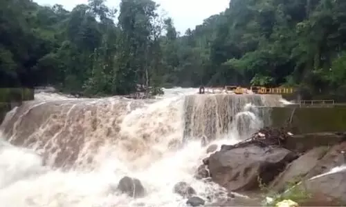 ആഢ്യൻപാറയിൽ ചെറിയ ഉരുൾപൊട്ടൽ; കാഞ്ഞിരപ്പുഴയിലൂടെ മലവെള്ളപ്പാച്ചിൽ