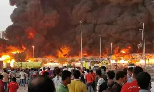 അജ്മാന്‍ മാര്‍ക്കറ്റില്‍ വന്‍ തീപിടിത്തം