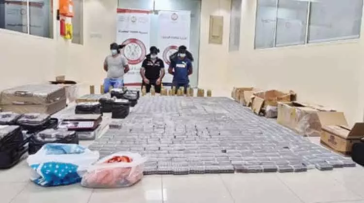 12 ലക്ഷം മയക്കുമരുന്ന് ഗുളികകൾ വിൽപന നടത്തിവന്ന ഏഴംഗസംഘം പിടിയിൽ 12 ലക്ഷം മയക്കുമരുന്ന് ഗുളികകൾ വിൽപന നടത്തിവന്ന ഏഴംഗസംഘം പിടിയിൽ