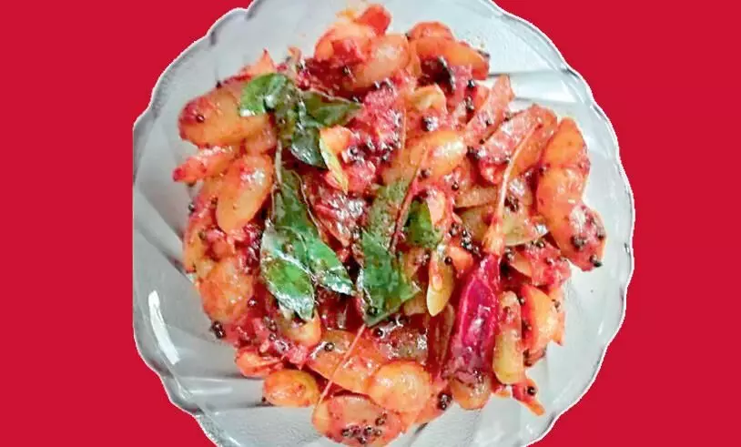 അ​ച്ചാ​റിട്ട പ​ച്ചമു​ന്തി​രി പുളിക്കില്ല