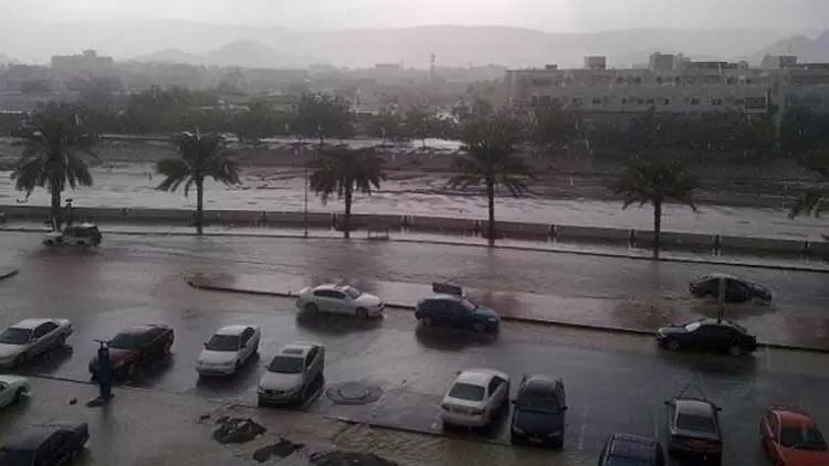 അറബിക്കടലിൽ ന്യൂനമർദം: ഒമാനിൽ വെള്ളിയാഴ്ച മുതൽ കനത്ത മഴക്ക് സാധ്യത അറബിക്കടലിൽ ന്യൂനമർദം: ഒമാനിൽ വെള്ളിയാഴ്ച മുതൽ കനത്ത മഴക്ക് സാധ്യത