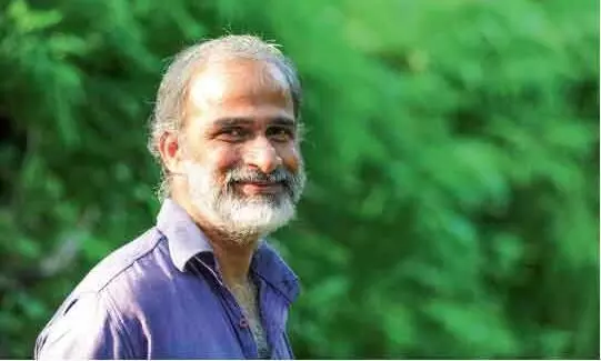 ചമയങ്ങളില്ലാത്ത ഒരു കവിയുടെ ബദൽ ജീവിതം ചമയങ്ങളില്ലാത്ത ഒരു കവിയുടെ ബദൽ ജീവിതം