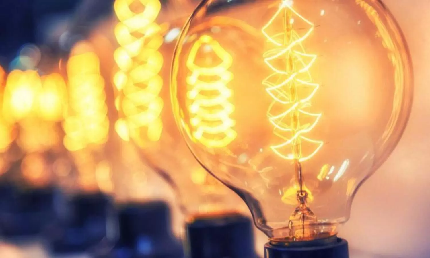 വീണ്ടും വൈദ്യുതി സർചാർജ്​ വരുന്നു