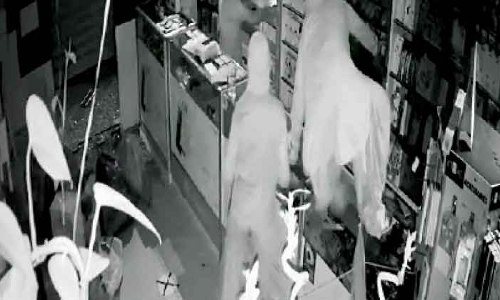 ഷാർജയിൽ മലയാളികളുടെ നിരവധി കടകളിൽ മോഷണം