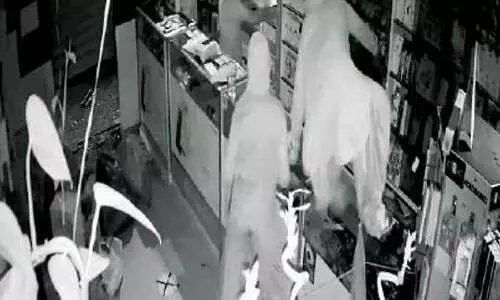 ഷാർജയിൽ മലയാളികളുടെ നിരവധി കടകളിൽ മോഷണം