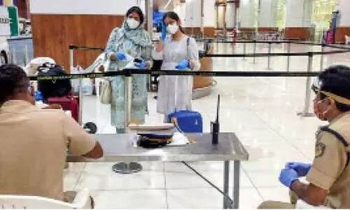 വിദേശ ഇന്ത്യക്കാർക്കുള്ള ക്വാറൻറീൻ വ്യവസ്ഥ: ആശയക്കുഴപ്പം തുടരുന്നു വിദേശ ഇന്ത്യക്കാർക്കുള്ള ക്വാറൻറീൻ വ്യവസ്ഥ: ആശയക്കുഴപ്പം തുടരുന്നു