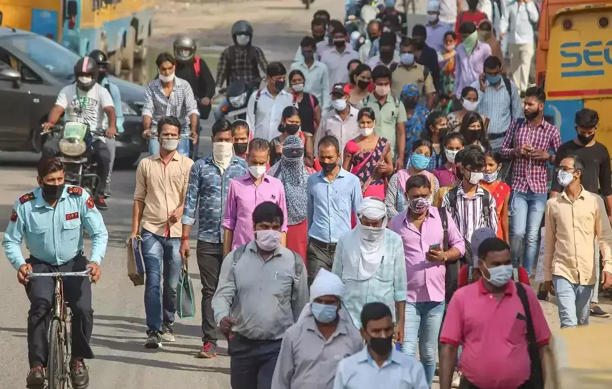 രാജ്യത്ത് കോവിഡ് രോഗികൾ 4.03 ലക്ഷമായി കുറഞ്ഞു; നാല് മാസത്തെ താഴ്ന്ന നിരക്ക്