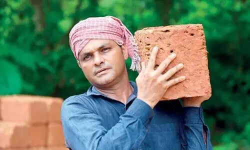 kathakali artist sadanam mohan