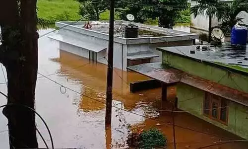 പുഴകൾ കരകവിഞ്ഞു; മാവൂരിൽ വീടുകൾ മുങ്ങി, കുടുംബങ്ങളെ മാറ്റിപ്പാർപ്പിച്ചു