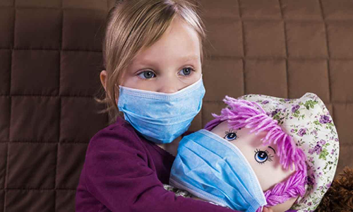 മാസ്ക് ധരിച്ച കുട്ടി മാസ്ക് ധരിച്ച കുട്ടി