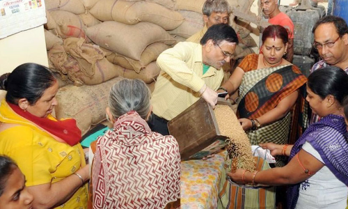റേഷൻ സാധനങ്ങൾക്ക്​ ഹോം ഡെലിവറി; ഇ-കൊമേഴ്​സ്​ ഭീമൻമാരുമായി ചർച്ച നടത്തി ഡൽഹി സർക്കാർ