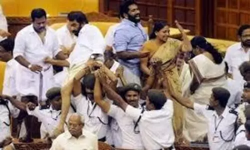 നിയമസഭയിലെ കൈയാങ്കളി: വിചാരണക്ക്​ ഹരജി