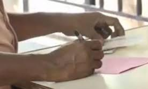 തട്ടിപ്പുകളിൽ ഒത്തുതീർപ്പ്​ പതിവ്​; തട്ടിയ 75 ലക്ഷം ഏതുകണക്കിലെഴുതിയെന്ന്​ അവ്യക്തം