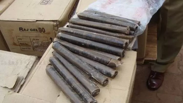 അ​ന​ധി​കൃ​ത​ ക​രി​ങ്ക​ല്‍ ക്വാ​റി​യി​ല്‍ നിന്ന്​ സ്​​ഫോ​ട​ക വ​സ്​​തു​ക്ക​ൾ പി​ടി​കൂ​ടി