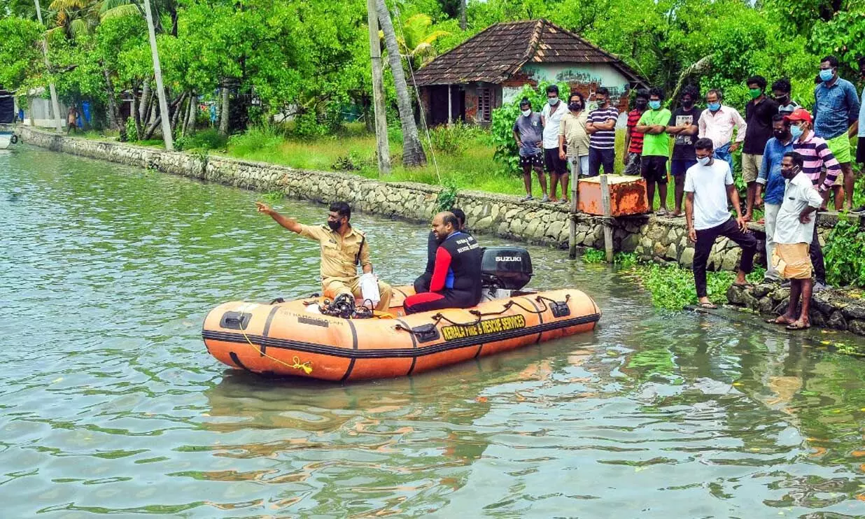 വൈപ്പിനിൽ കാണാതായ മത്സ്യ തൊഴിലാളികളിൽ ഒരാളുടെ മൃതദേഹം ലഭിച്ചു വൈപ്പിനിൽ കാണാതായ മത്സ്യ തൊഴിലാളികളിൽ ഒരാളുടെ മൃതദേഹം ലഭിച്ചു