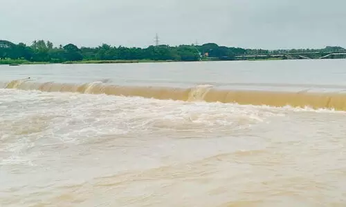 തടയണയുടെ ഷട്ടർ മഴക്കാലത്ത് അടച്ചത് വിവാദമായി