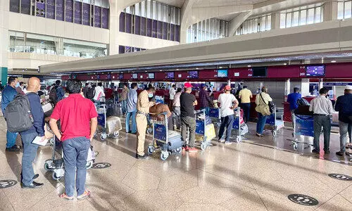 നോ​ർ​ക്ക ഹെ​ൽ​പ്​ ഡെ​സ്ക്കി​െൻറ നാ​ലാ​മ​ത് വി​മാ​നം കൊ​ച്ചി​യി​ലേ​ക്ക്​ പ​റ​ന്നു