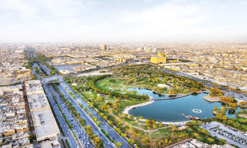 റി​യാ​ദി​ലെ​ ന​ഗ​ര​വീ​ഥി​ക​ളു​ടെ മു​ഖ​ച്ഛാ​യ മാ​റ്റി ഹ​രി​ത​വ​ത്​​ക​ര​ണം