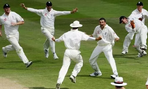 എഡ്​ജ്​ബാസ്​റ്റൺ ടെസ്​റ്റിന്​ 15 വർഷം; ടെസ്​റ്റ്​ക്രിക്കറ്റിന്​ ആവേശം പോരെന്ന്​ പറയുന്നവർ ഇത്​ കണ്ടിരിക്കണം