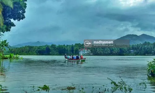 ചാലിയാർ കര കവിഞ്ഞു; ഊർങ്ങാട്ടിരിയിൽ പ്രധാന റോഡുകൾ വെള്ളത്തിനടിയിൽ