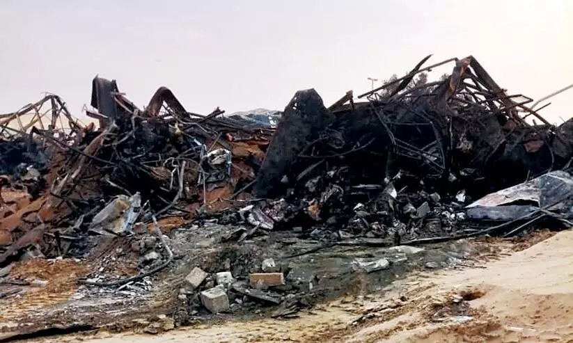 അജ്മാൻ തീപിടിത്തം : നഷ്ട സ്വപ്നങ്ങളുടെ ചാരക്കൂനയില് തേങ്ങലടക്കാനാകാതെ മലയാളികളും അജ്മാൻ തീപിടിത്തം : നഷ്ട സ്വപ്നങ്ങളുടെ ചാരക്കൂനയില് തേങ്ങലടക്കാനാകാതെ മലയാളികളും