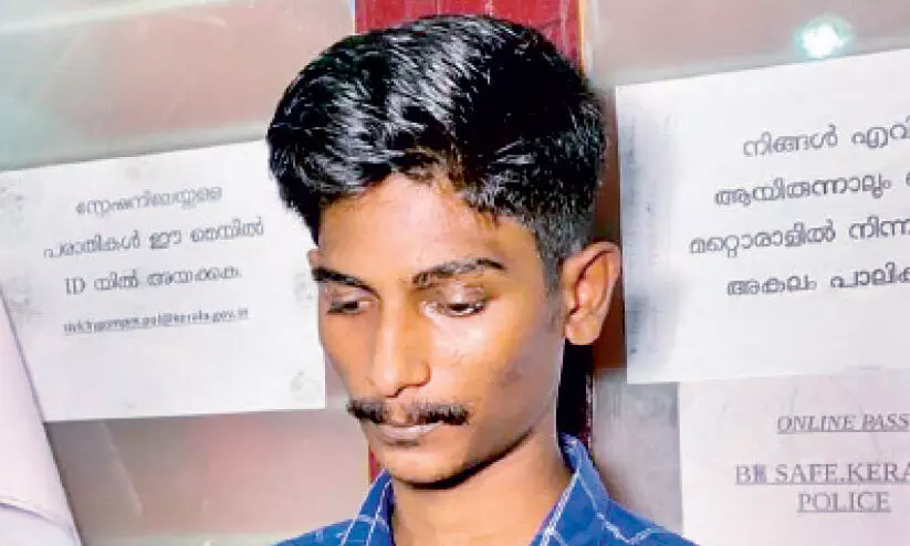 വാഹനങ്ങൾ മോഷ്ടിച്ചു വിൽപ്പന; ഒളിവിൽ പോയ പ്രതി പിടിയിൽ വാഹനങ്ങൾ മോഷ്ടിച്ചു വിൽപ്പന; ഒളിവിൽ പോയ പ്രതി പിടിയിൽ