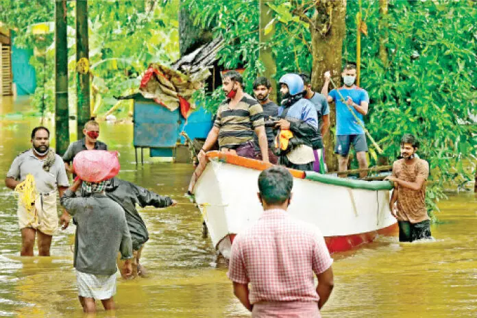 പ്രളയ ഭീഷണി: കോഴിക്കോട് രണ്ട് ക്യാമ്പുകൾ തുറന്നു പ്രളയ ഭീഷണി: കോഴിക്കോട് രണ്ട് ക്യാമ്പുകൾ തുറന്നു