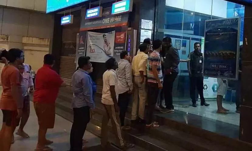 കാസർകോട്​ ബാങ്ക് ജീവനക്കാർക്ക് കോവിഡ്: 50 ശതമാനം ജീവനക്കാരെന്ന ചട്ടം അനുവദിച്ചില്ല