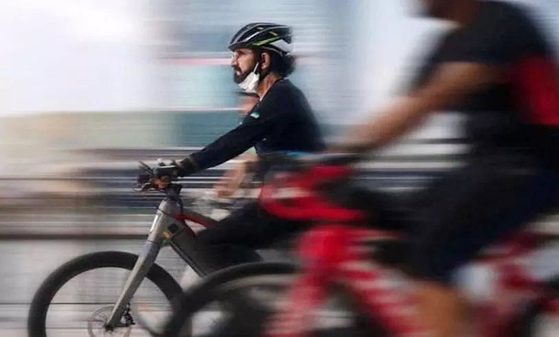 ദുബൈ തെരുവുകളിലൂടെ സൈക്കിൾ യാത്ര നടത്തി ശൈഖ് മുഹമ്മദ് ദുബൈ തെരുവുകളിലൂടെ സൈക്കിൾ യാത്ര നടത്തി ശൈഖ് മുഹമ്മദ്