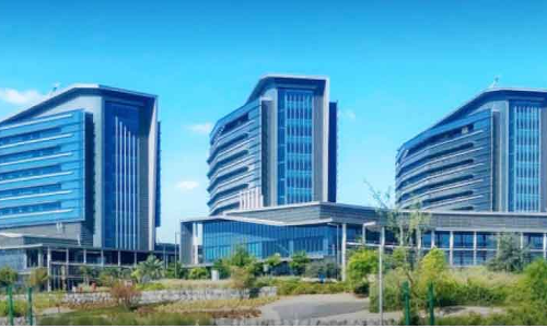 ശൈ​ഖ് ഷ​ഖ്ബൂ​ത്ത്, ശൈ​ഖ് ഖ​ലീ​ഫ മെ​ഡി​ക്ക​ൽ സി​റ്റി​ എന്നിവിടങ്ങളിൽ സ​മ​യ​മാ​റ്റം