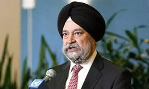 കരിപ്പൂരിലെ വിമാനദുരന്തത്തിന് കാരണം റൺവെയിലെ വഴുക്കലാകാമെന്ന് കേന്ദ്രവ്യോമയാന മന്ത്രി