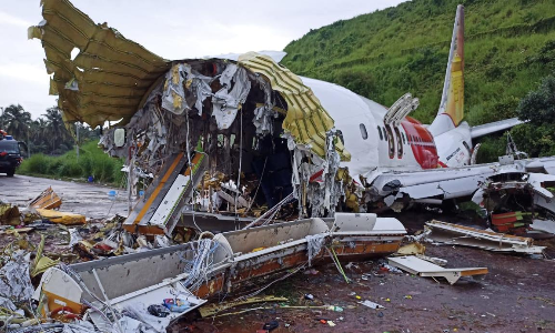 വിമാനദുരന്തം: 40 പേർക്ക് കോവിഡെന്ന വാർത്ത വ്യാജമെന്ന് കലക്ടർ