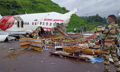 കരിപ്പൂർ വിമാന അപകടം: വിമാനമിറങ്ങിയത്​ റൺവേ മാറിയെന്ന്​ പ്രാഥമിക റിപ്പോർട്ട്​