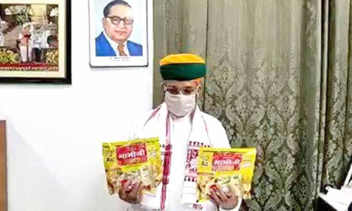 ​പപ്പടം കഴിച്ചാൽ കോവിഡ്​ വരില്ലെന്ന്​ പറഞ്ഞ കേന്ദ്രമന്ത്രിക്കും​ കോവിഡ്​