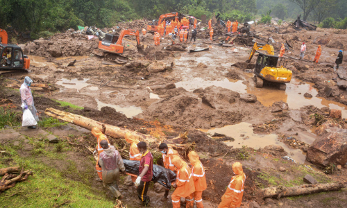 എൻ പുള്ളേ..എൻ ഉയിരേ..; ​കണ്ടു​നി​​ന്ന​വ​രു​ടെ ക​ണ്ണു​ന​ന​യി​ച്ച്​ ല​യ​ങ്ങ​ളി​ൽ​ നി​ന്ന്​ നി​ല​വി​ളി