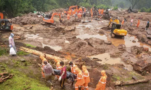എൻ പുള്ളേ..എൻ ഉയിരേ..; ​കണ്ടു​നി​​ന്ന​വ​രു​ടെ ക​ണ്ണു​ന​ന​യി​ച്ച്​ ല​യ​ങ്ങ​ളി​ൽ​ നി​ന്ന്​ നി​ല​വി​ളി
