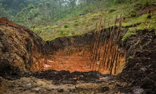 അവർ ഒന്നായിരുന്നു... അന്ത്യവി​ശ്രമവും...
