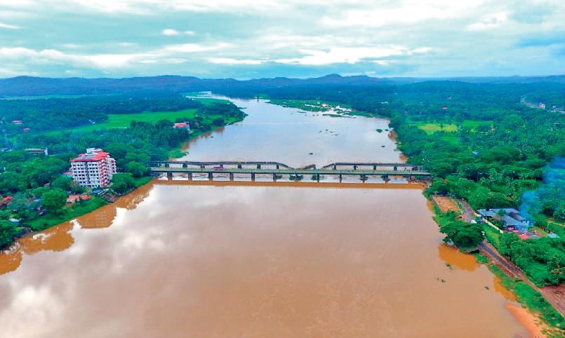 നിറഞ്ഞൊഴുകി നിള നിറഞ്ഞൊഴുകി നിള